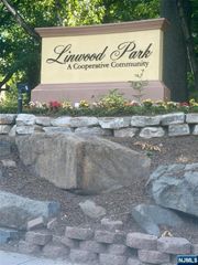 3061 Edwin 5j, Fort Lee, NJ 07024