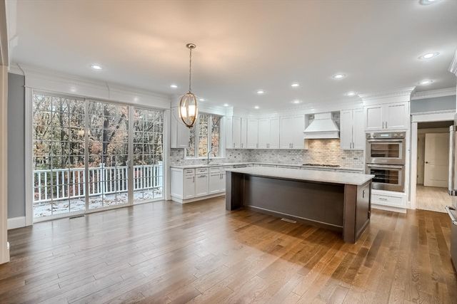 19 Stoney Brook Rd, Hopkinton, MA 01748