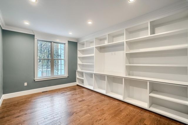 19 Stoney Brook Rd, Hopkinton, MA 01748