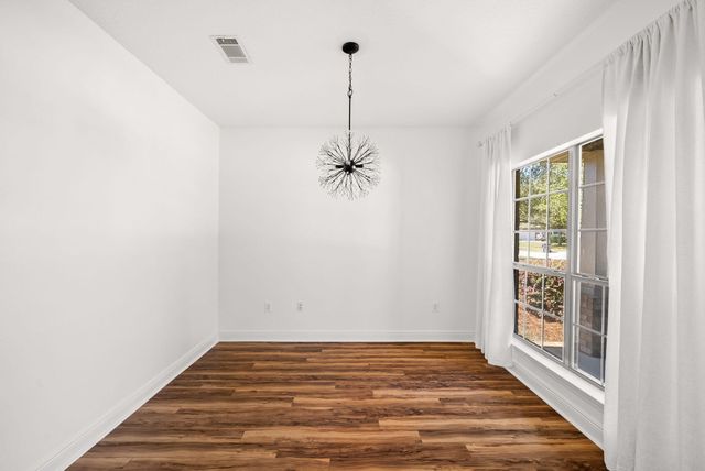 100 Camellia Court, Freeport, FL 32439