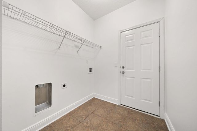 100 Camellia Court, Freeport, FL 32439