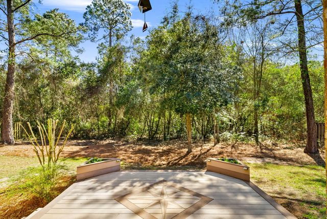 100 Camellia Court, Freeport, FL 32439