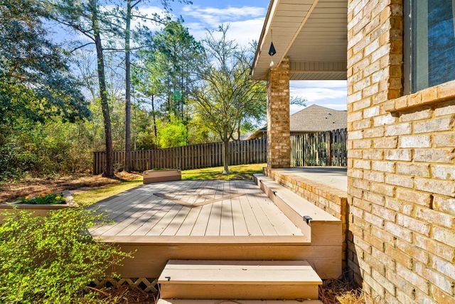 100 Camellia Court, Freeport, FL 32439