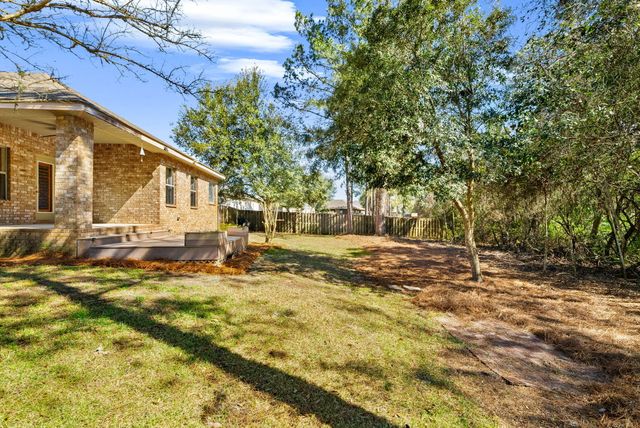 100 Camellia Court, Freeport, FL 32439