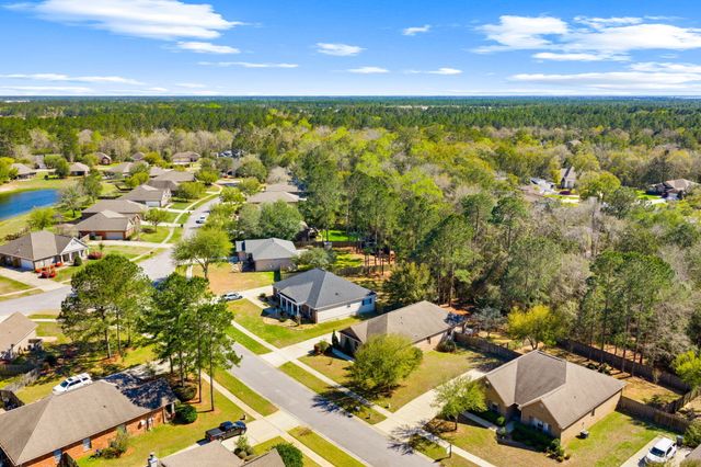 100 Camellia Court, Freeport, FL 32439