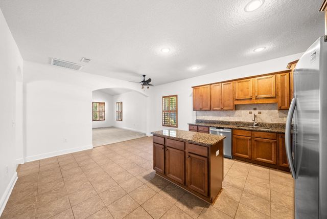 100 Camellia Court, Freeport, FL 32439