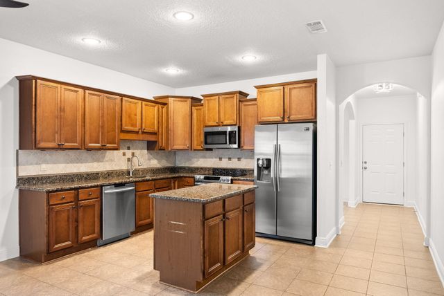 100 Camellia Court, Freeport, FL 32439