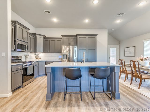14736 S Maplewood Place, Bixby, OK 74008