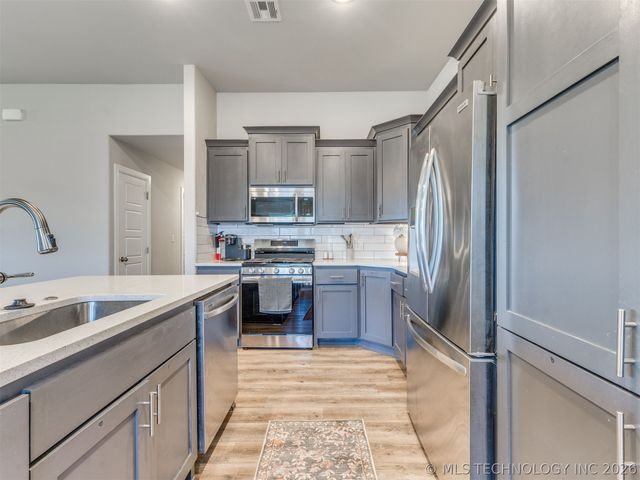 14736 S Maplewood Place, Bixby, OK 74008