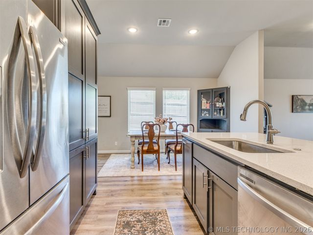 14736 S Maplewood Place, Bixby, OK 74008