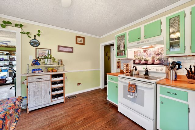 610 Crooked Creek Road, Edgewood, TX 75117