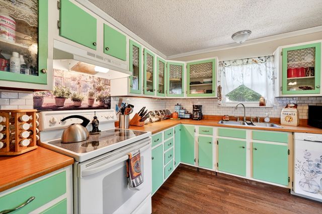 610 Crooked Creek Road, Edgewood, TX 75117