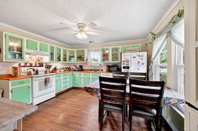 610 Crooked Creek Road, Edgewood, TX 75117
