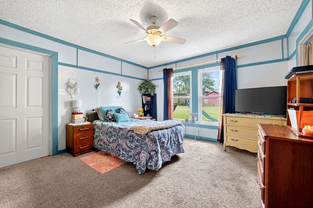 610 Crooked Creek Road, Edgewood, TX 75117