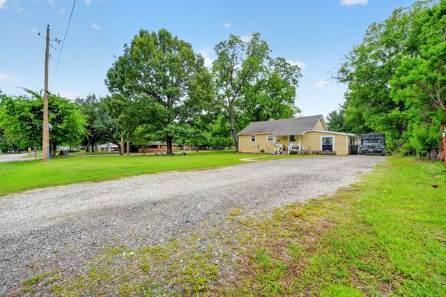 610 Crooked Creek Road, Edgewood, TX 75117
