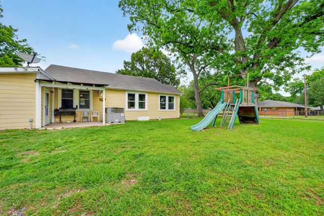 610 Crooked Creek Road, Edgewood, TX 75117