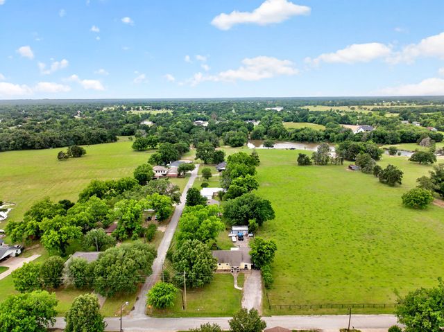 610 Crooked Creek Road, Edgewood, TX 75117