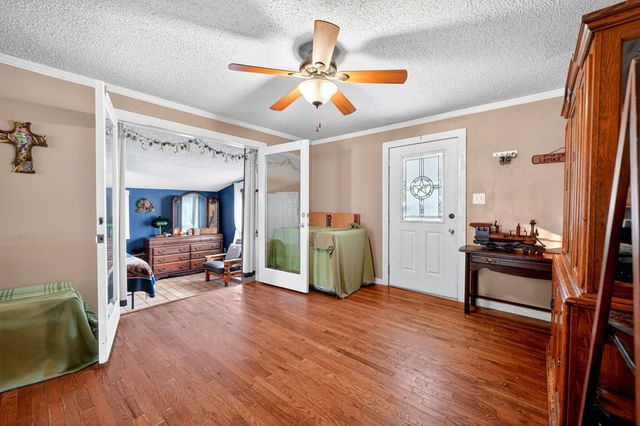 610 Crooked Creek Road, Edgewood, TX 75117
