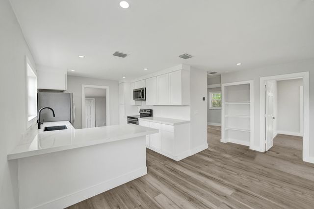 5601 SW 36th Court, Davie, FL 33314