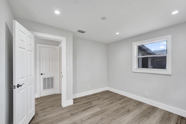 5601 SW 36th Court, Davie, FL 33314