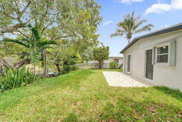 5601 SW 36th Court, Davie, FL 33314