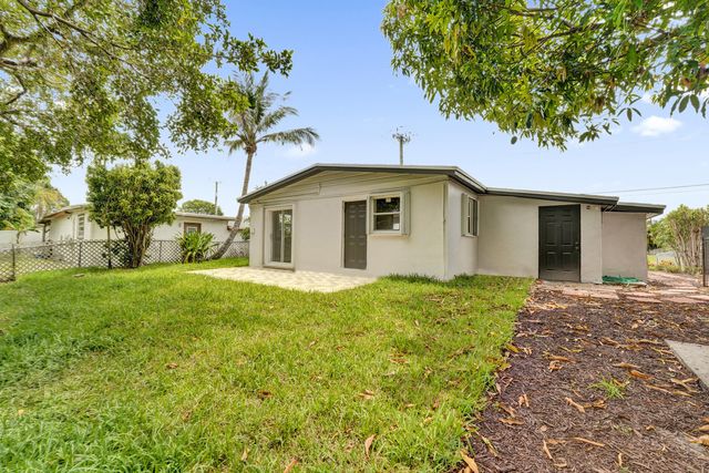 5601 SW 36th Court, Davie, FL 33314