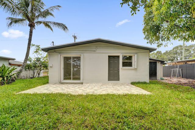 5601 SW 36th Court, Davie, FL 33314