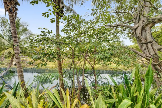 5601 SW 36th Court, Davie, FL 33314