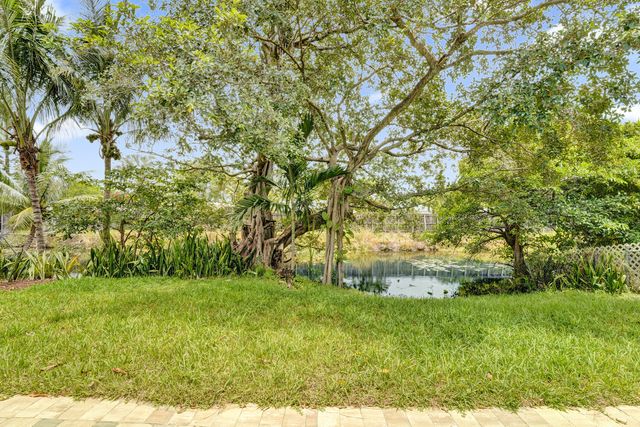 5601 SW 36th Court, Davie, FL 33314