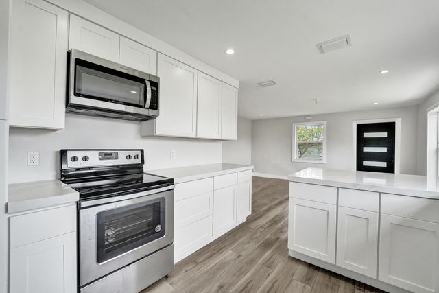 5601 SW 36th Court, Davie, FL 33314