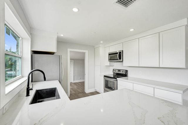 5601 SW 36th Court, Davie, FL 33314