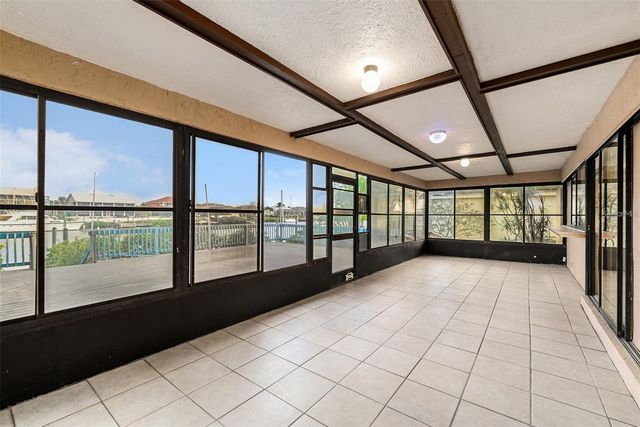 909 CHIPAWAY DRIVE, Apollo Beach, FL 33572