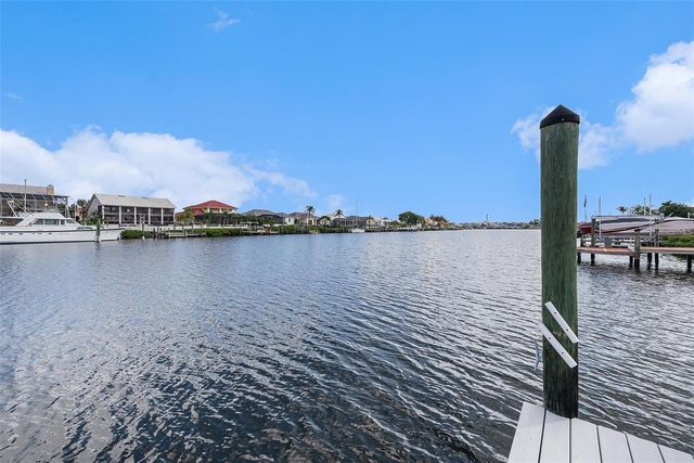 909 CHIPAWAY DRIVE, Apollo Beach, FL 33572