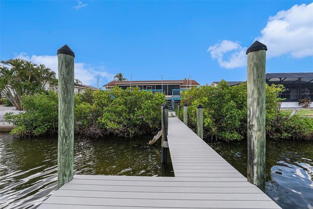 909 CHIPAWAY DRIVE, Apollo Beach, FL 33572