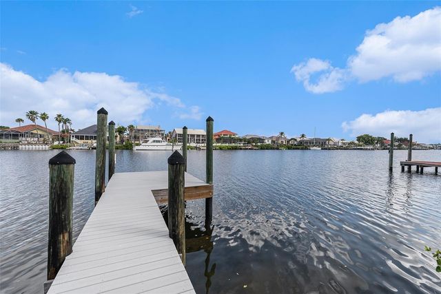 909 CHIPAWAY DRIVE, Apollo Beach, FL 33572