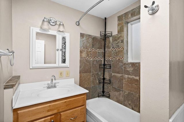 328 S 57th Avenue W, Duluth, MN 55807