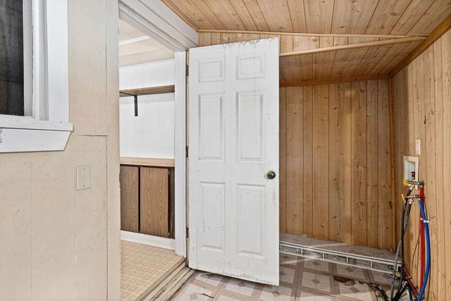 328 S 57th Avenue W, Duluth, MN 55807