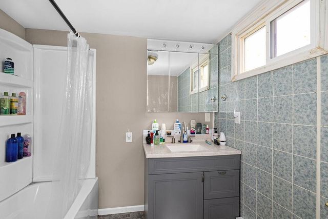 328 S 57th Avenue W, Duluth, MN 55807