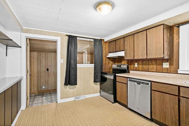 328 S 57th Avenue W, Duluth, MN 55807