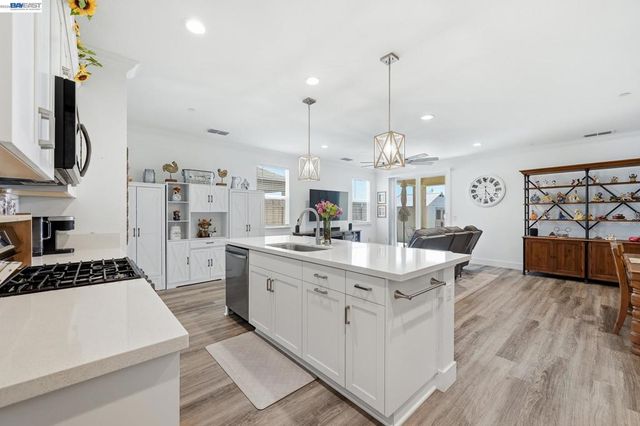 2249 Enchantment, Manteca, CA 95337