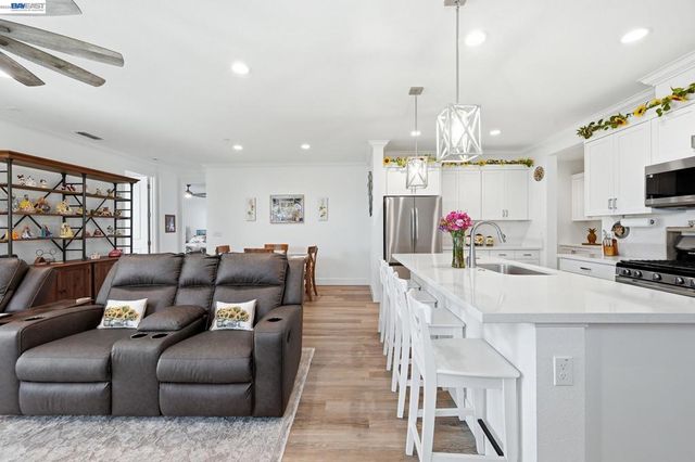 2249 Enchantment, Manteca, CA 95337