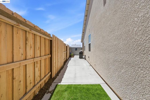 2249 Enchantment, Manteca, CA 95337