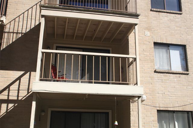 3500 Tangle Brush Drive 128, The Woodlands, TX 77381