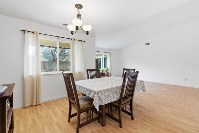 2926 Snowbrook Ct, Stockton, CA 95219