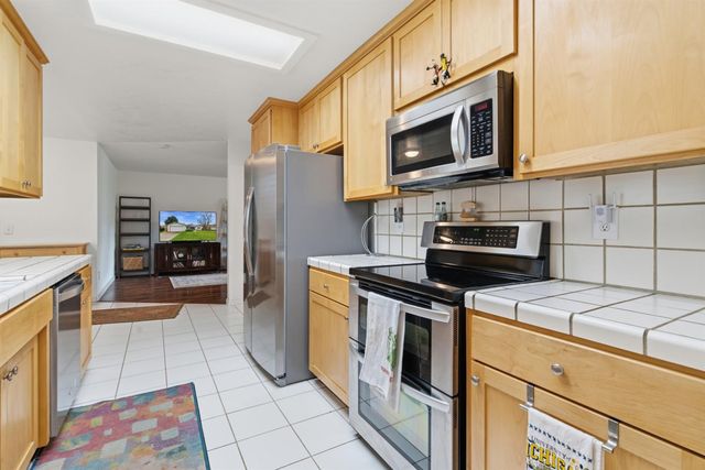 2926 Snowbrook Ct, Stockton, CA 95219