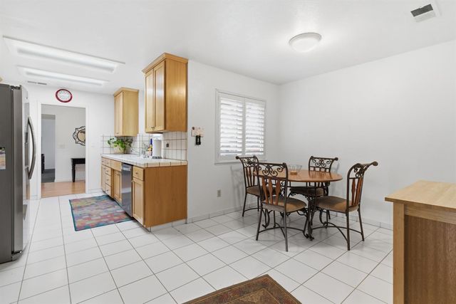 2926 Snowbrook Ct, Stockton, CA 95219