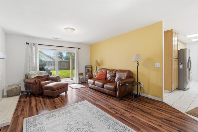 2926 Snowbrook Ct, Stockton, CA 95219