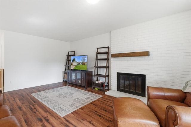 2926 Snowbrook Ct, Stockton, CA 95219