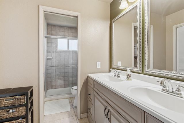 2926 Snowbrook Ct, Stockton, CA 95219