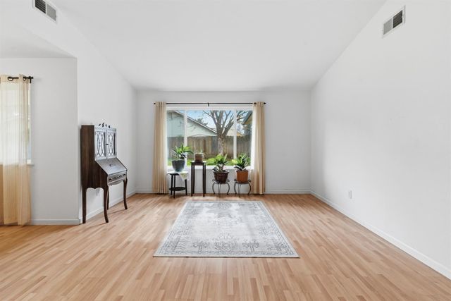 2926 Snowbrook Ct, Stockton, CA 95219